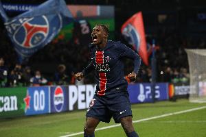 哥们你是后卫？22岁门德斯100次触球&amp;一扣一打献爆射，身价5500万