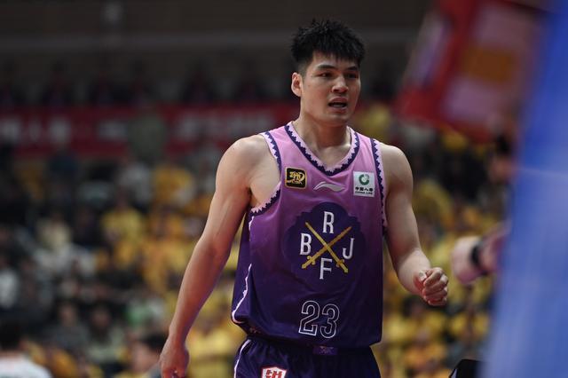 探长：北控已向陈国豪开出B类合同&amp;amp;获得匹配权 广州将全力追逐他