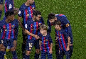 黄金甲体育官方网站-【西甲】皮克泪别 莱万失点 登贝莱破门 巴萨2比0胜